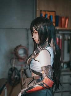 Bambi 78 DJAWA Tifa Lockhart Final Fantasy Version A